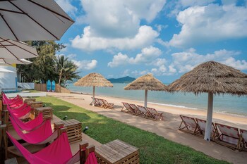 sea of love suite cafe pattaya