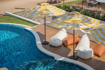 sea of love suite cafe pattaya