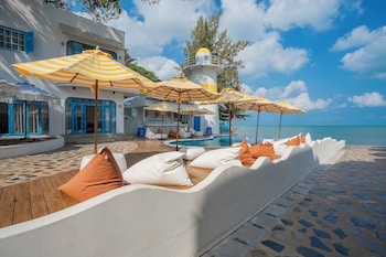 sea of love suite cafe pattaya