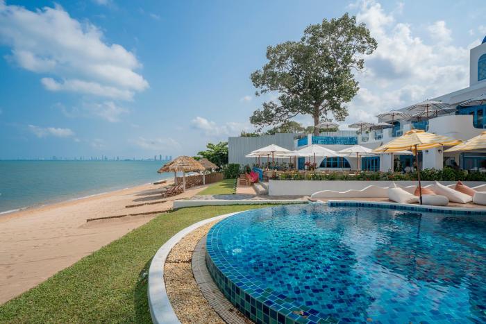 sea of love suite cafe pattaya