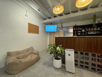 Before We Go Hostel (Donmueang),,2 star