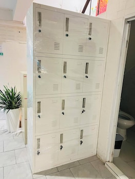 before we go hostel donmueang