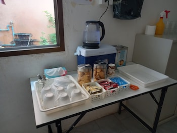 before we go hostel donmueang