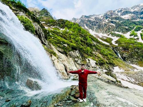 hotel pines and peaks dalhousie