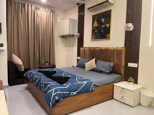 Ivy Splendour Studios (B) Oshiwara,,2 star
