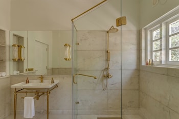 Kinwani House Araiya Anthology,,2 star