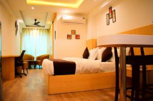pink hotel grand anukampa