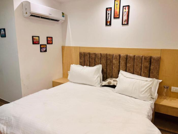 pink hotel grand anukampa