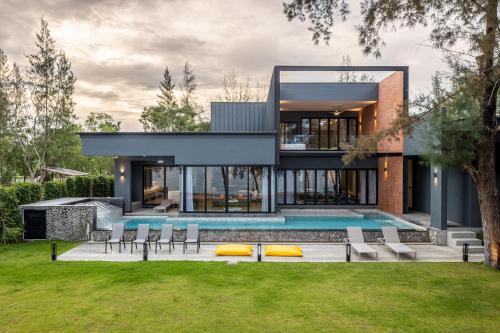 emmarin villa