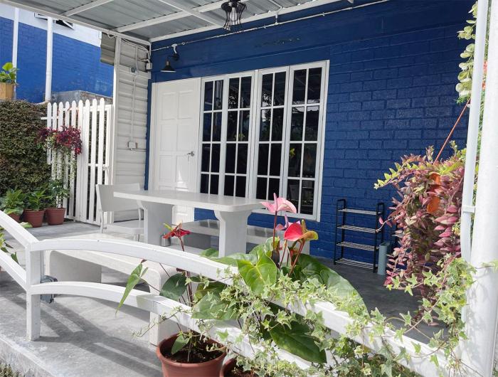 blue cabins by pfordten cottage