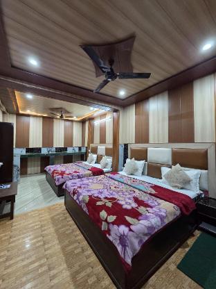 pine wood mcleodganj