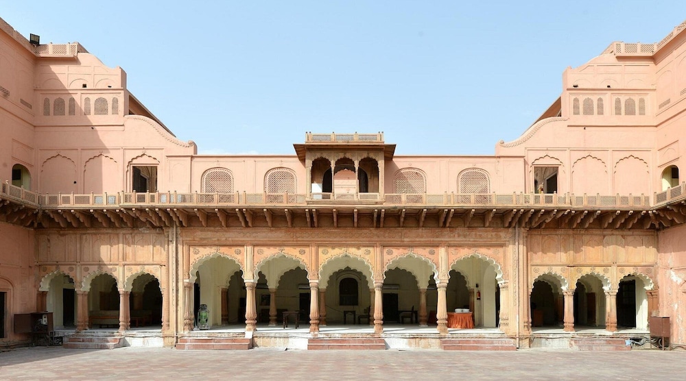 raja nahar singh palace