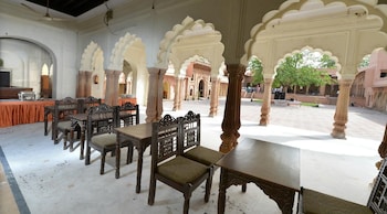 raja nahar singh palace