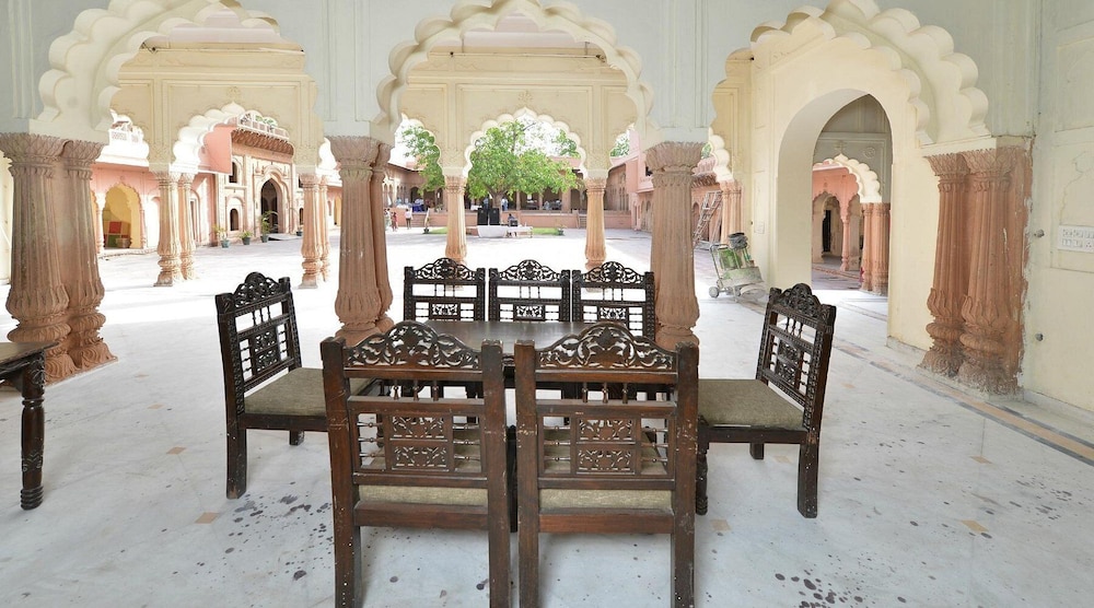 raja nahar singh palace