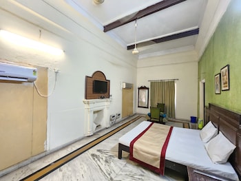 raja nahar singh palace