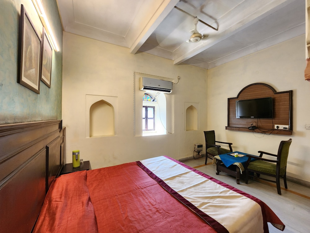 raja nahar singh palace