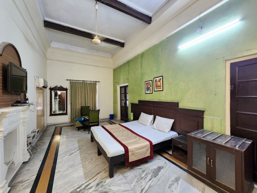 raja nahar singh palace