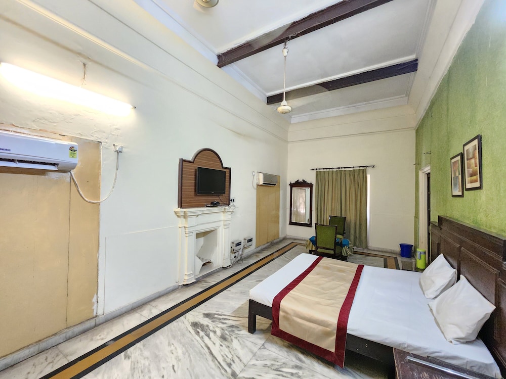 raja nahar singh palace