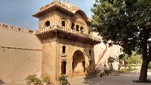 Raja Nahar Singh Palace,,2 star