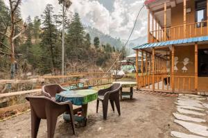 blue sky home jibhi