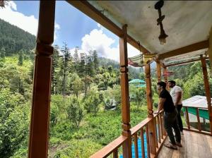 blue sky home jibhi