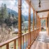 blue sky home jibhi