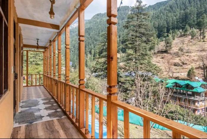 blue sky home jibhi