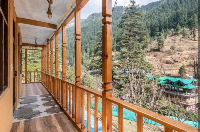 blue sky home jibhi