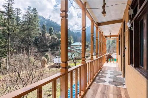 Blue Sky Home Jibhi,,3 star