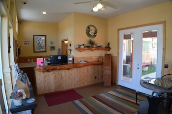 Wild Goose Lodge,105 E Court Dr,2 star