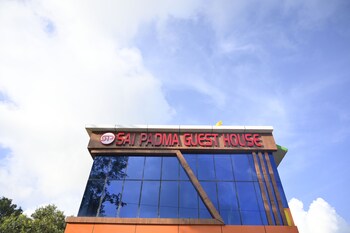 sai padma guest house