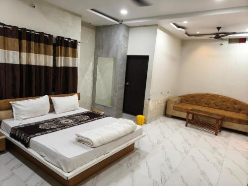 hotel anmol and resort