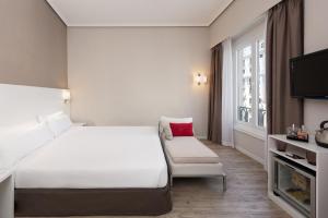 hotel madrid gran via 25 affiliated by melia