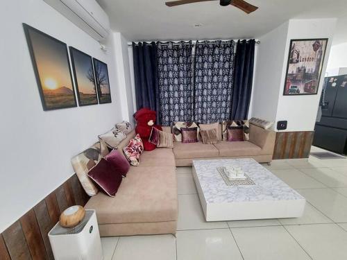 Soothing Skies Penthouse,,4 star