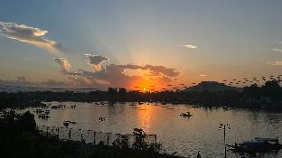 hotel lake view kashmir
