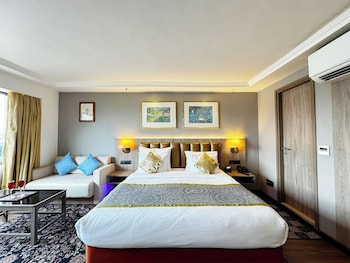 hotel lake view kashmir