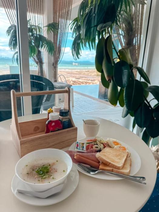 baan sailboat beach kohlarn