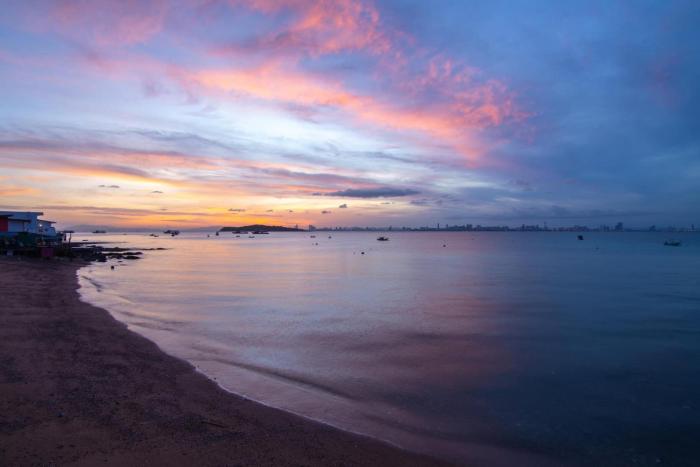 baan sailboat beach kohlarn