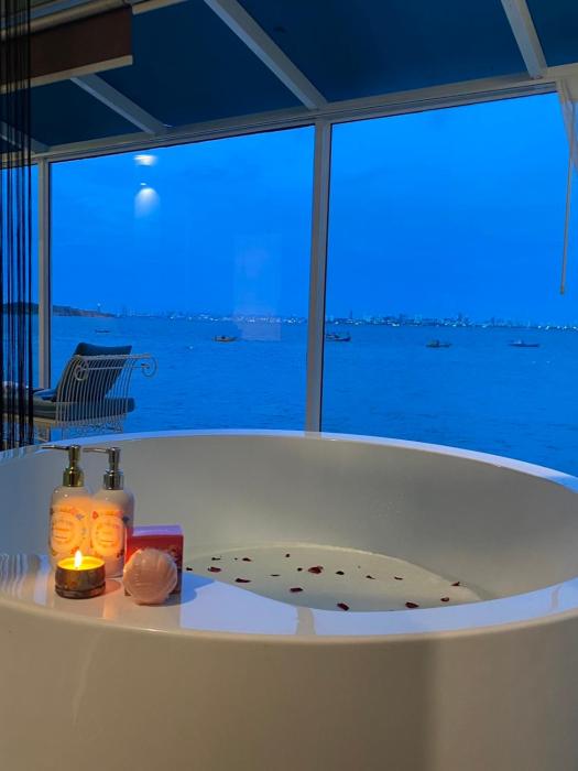 baan sailboat beach kohlarn