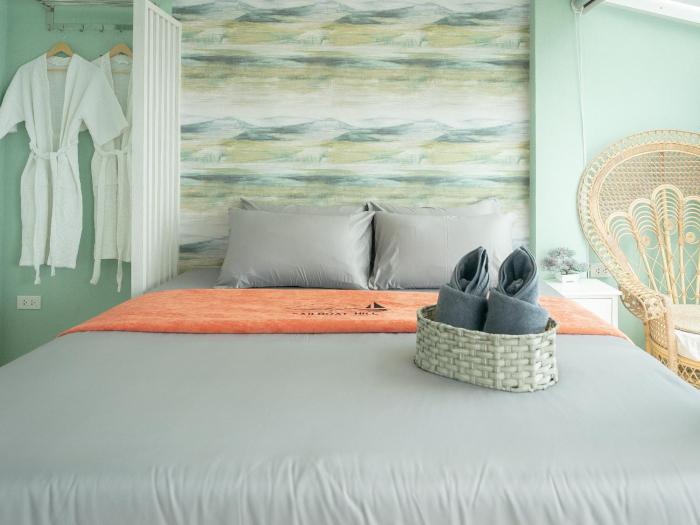 baan sailboat beach kohlarn