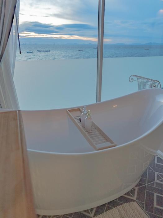 baan sailboat beach kohlarn