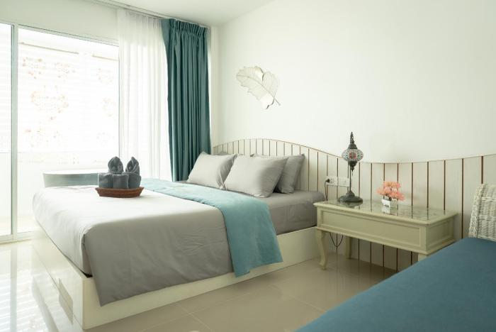 baan sailboat beach kohlarn