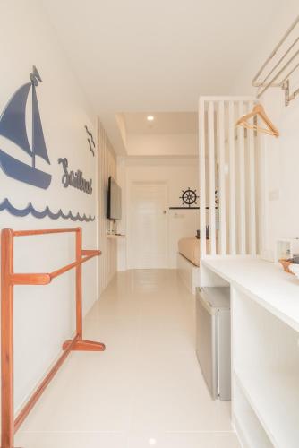 baan sailboat beach kohlarn