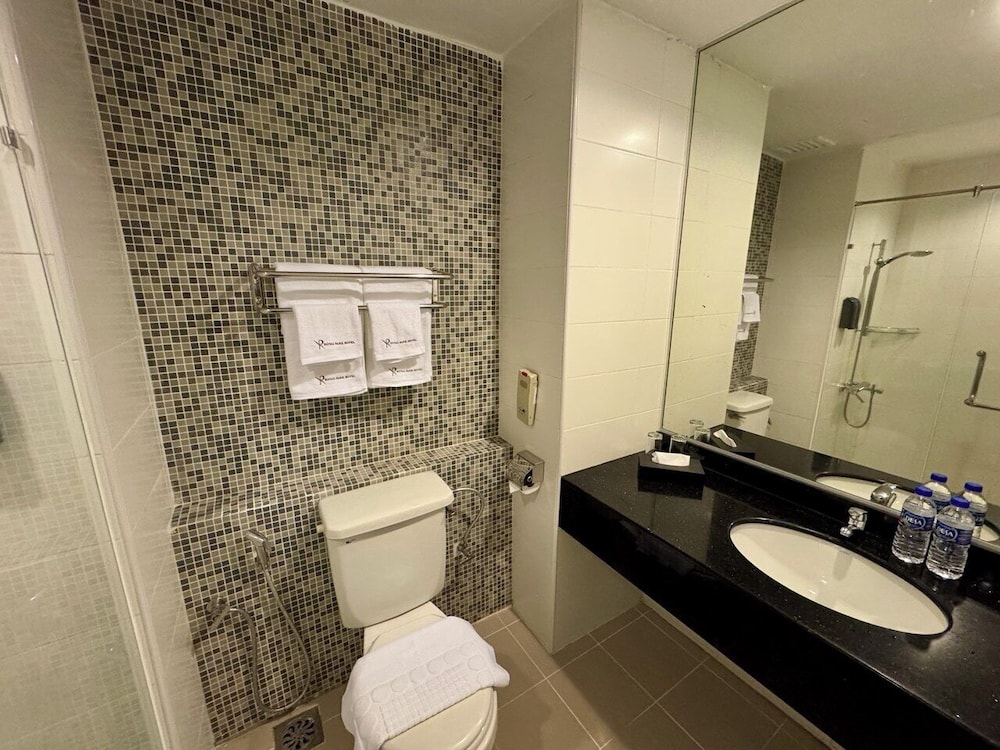 royal park hotel uniten