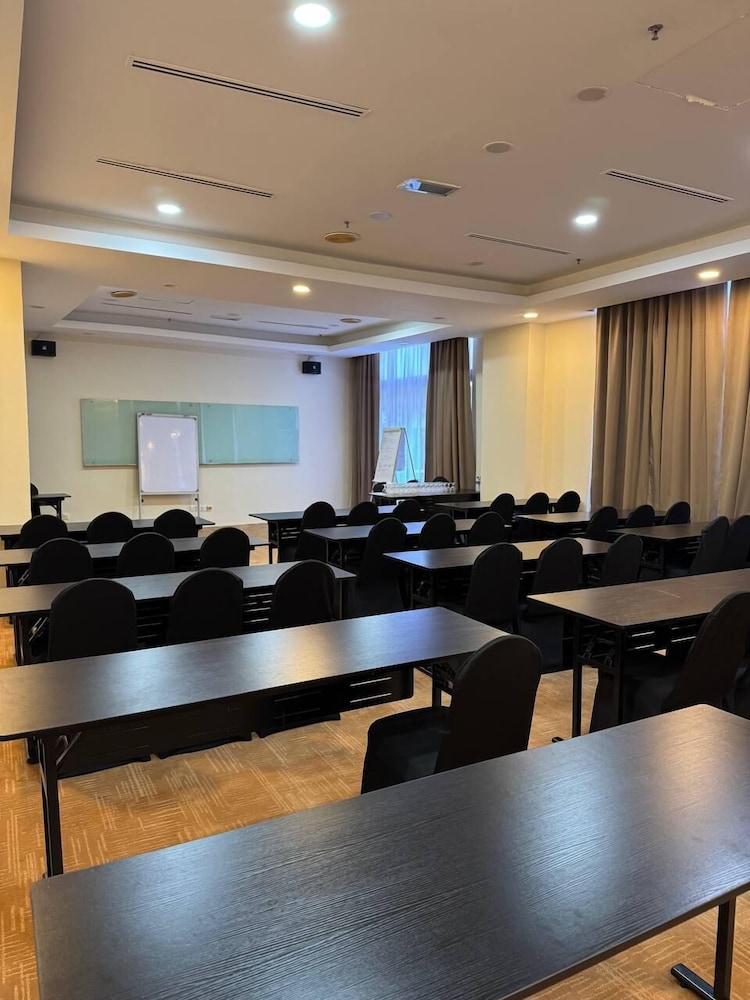 royal park hotel uniten