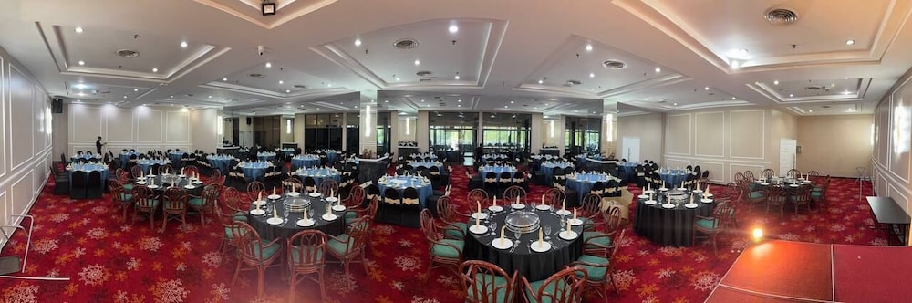 royal park hotel uniten