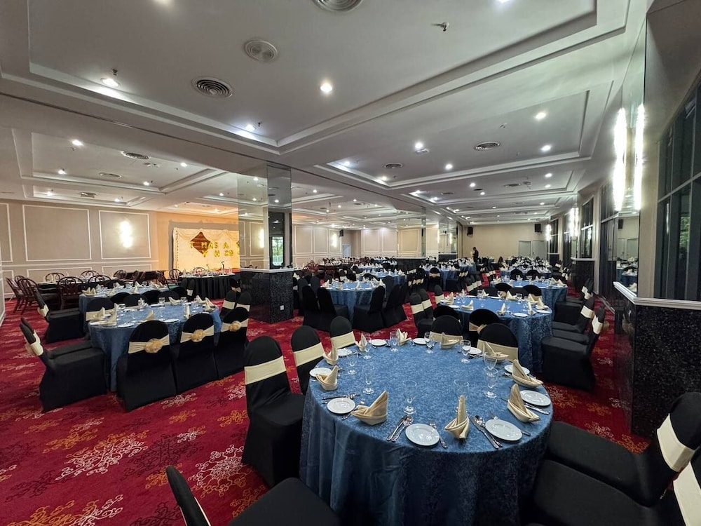 royal park hotel uniten