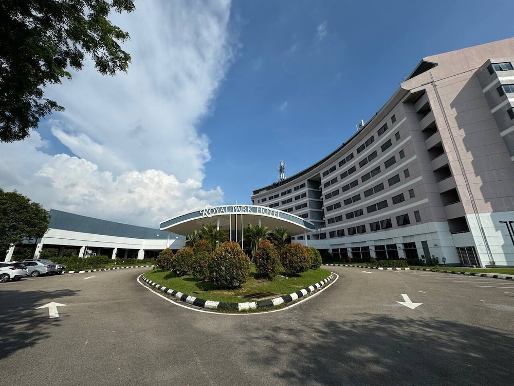 royal park hotel uniten