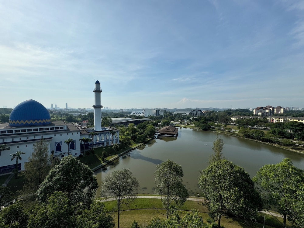 royal park hotel uniten