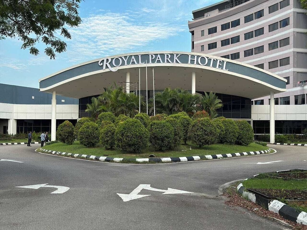 royal park hotel uniten
